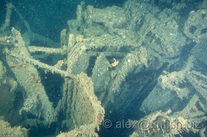 Engine Room3.jpg - Exploring the engine room